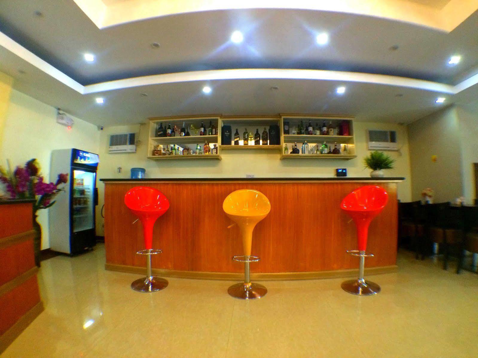 Rainbowland Hotel Olongapo Esterno foto